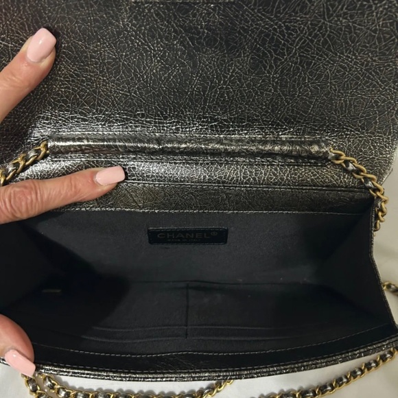 🔥RARE CHANEL METALIC CRACKLED CHAIN CLUTCH,CROSSBODY BAG - Picture 11 of 15